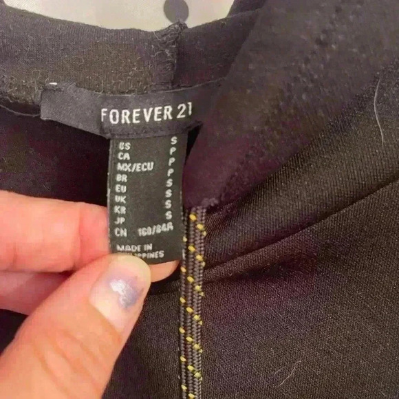 Forever 21  cropped hoodie - Picture 2 of 3